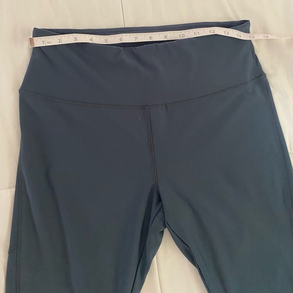 Vogo Athletica Gray Workout Pants Size Large. Crisscross & Netting detail - Picture 5 of 8
